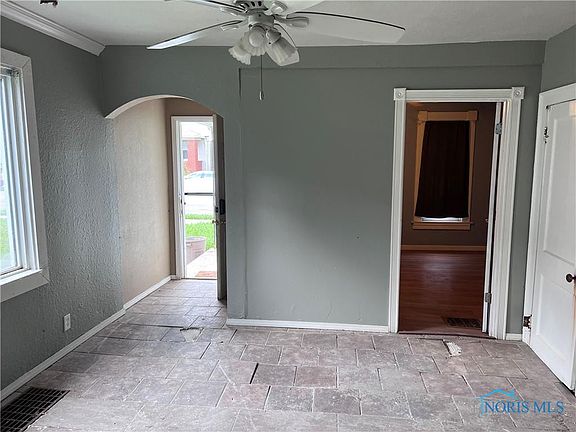 2nd image of 1226 Navarre Ave