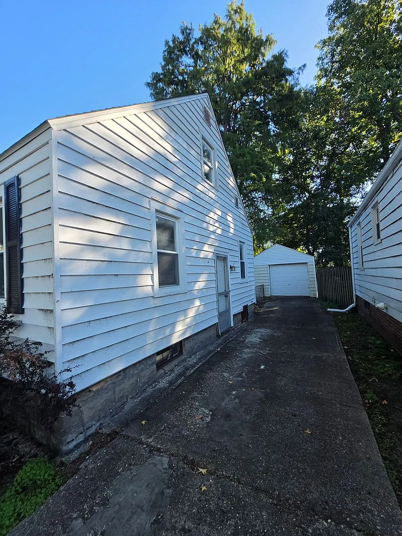 2 bedroom/ 1 bath in Harvard park $1200 — Photo 3