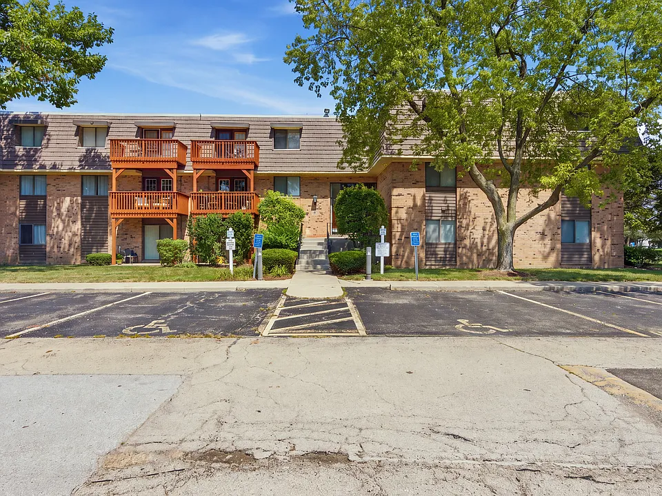 1895 Tall Oaks Dr #3508