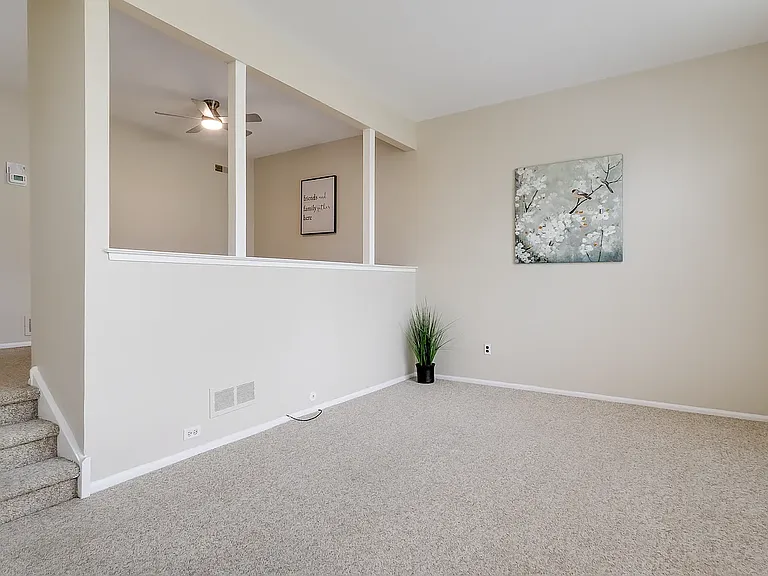 48 Cartlane Cir — Photo 2
