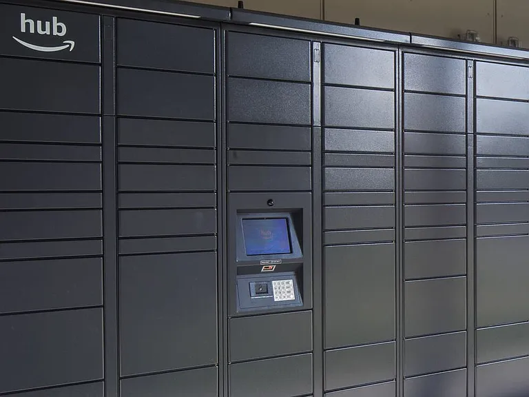 Amazon Hub Lockers