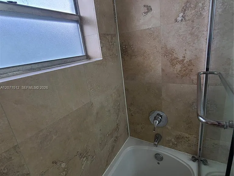750 Michigan Ave #203 — Photo 28