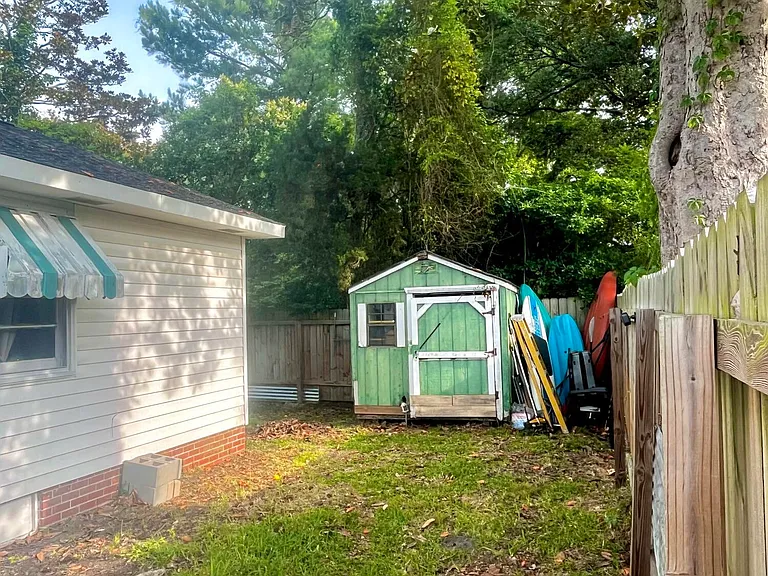 1409 Wooster St — Photo 30