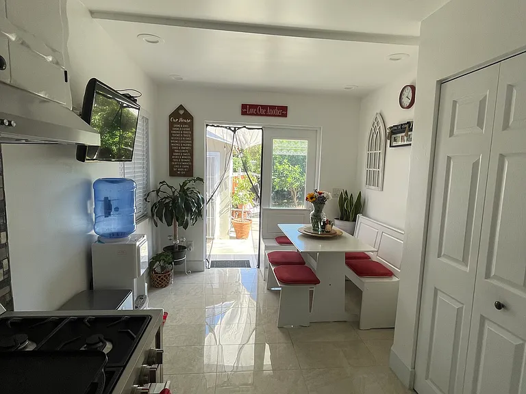 126 W Plaza Blvd — Photo 12