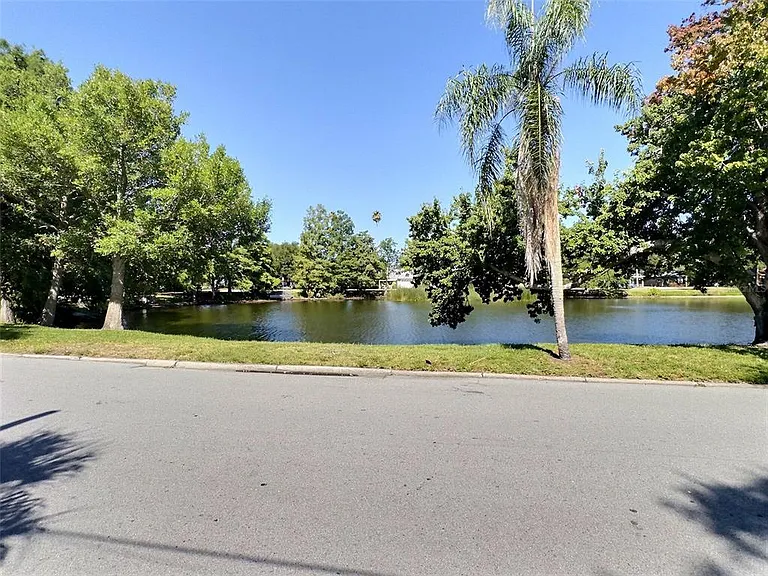 1431 Paloma Ln — Photo 18