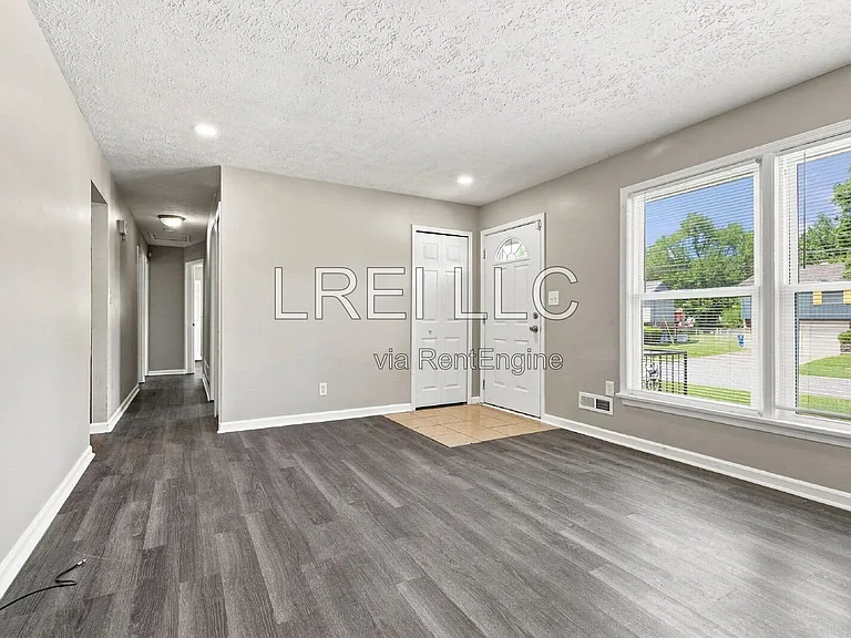 9410 Michael Edward Dr — Photo 2