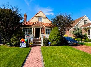 145-81 8th Ave #1, Whitestone, NY 11357