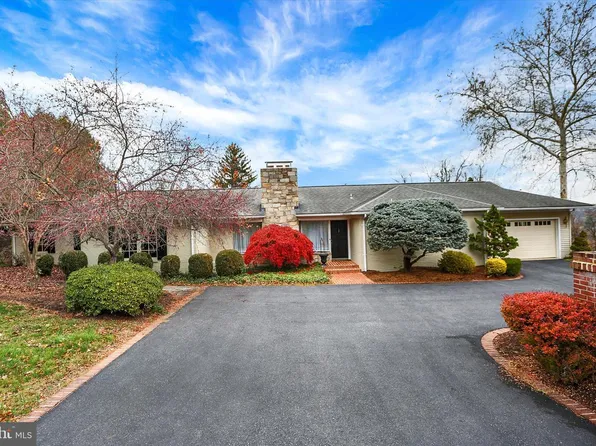 2840 Sunset Dr, Camp Hill, PA 17011