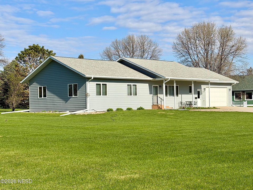 1st image of 208 Aspen Dr