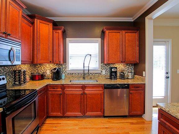 3rd image of 112 Artesa Dr