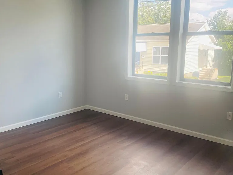 27 Farview St — Photo 14