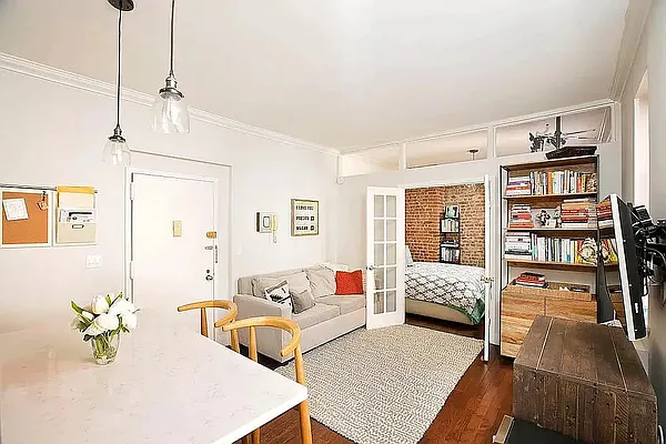 Rented by Compass | media 7