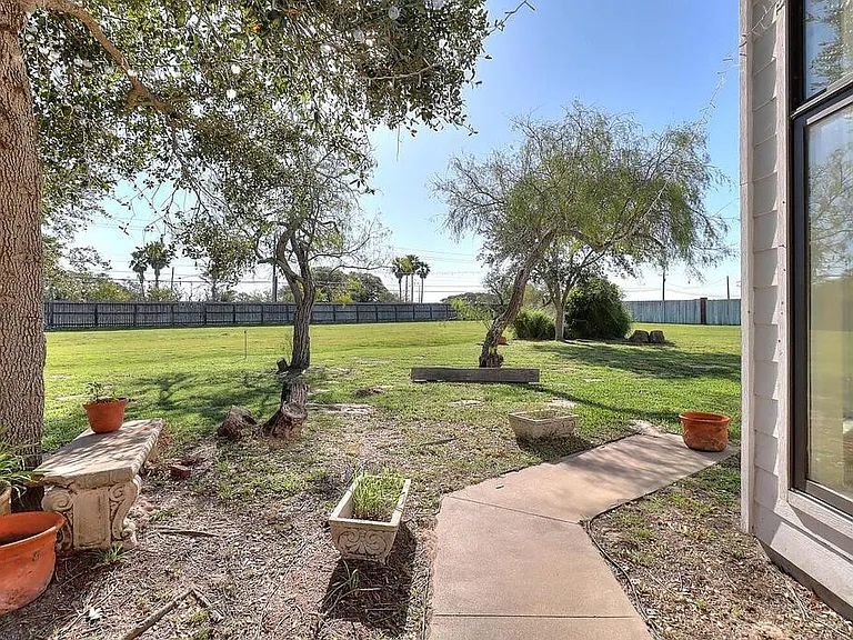 3417 Newcastle Dr — Photo 24