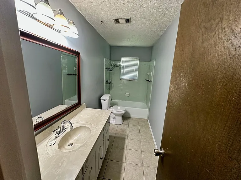 414 Newcomb Cv — Photo 11