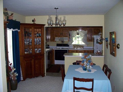 5th image of 112 Sheila Dr