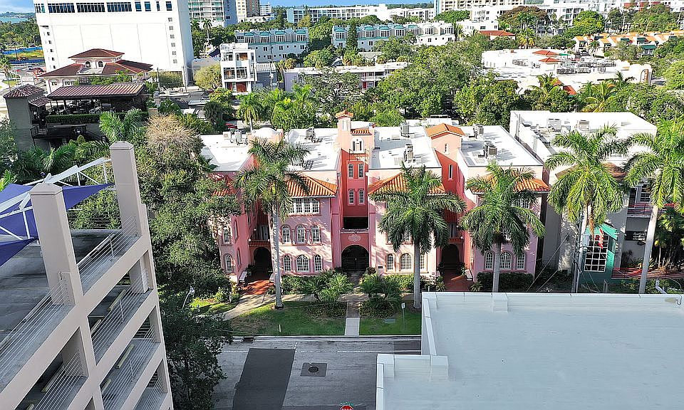 1st image of 1221 N Palm Ave APT 305