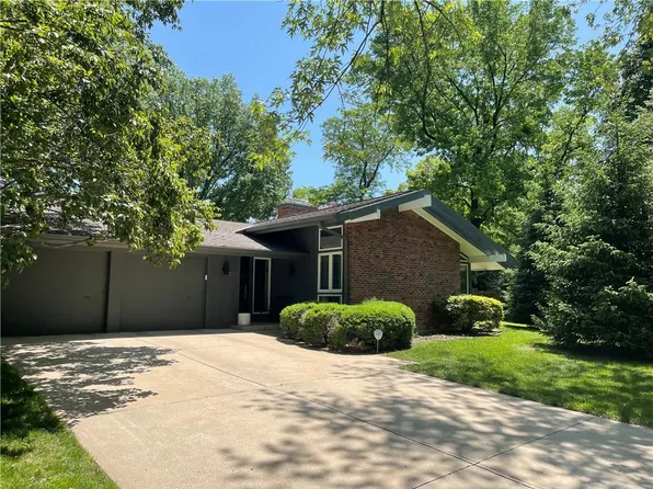 3219 W 82nd Ter, Leawood, KS 66206
