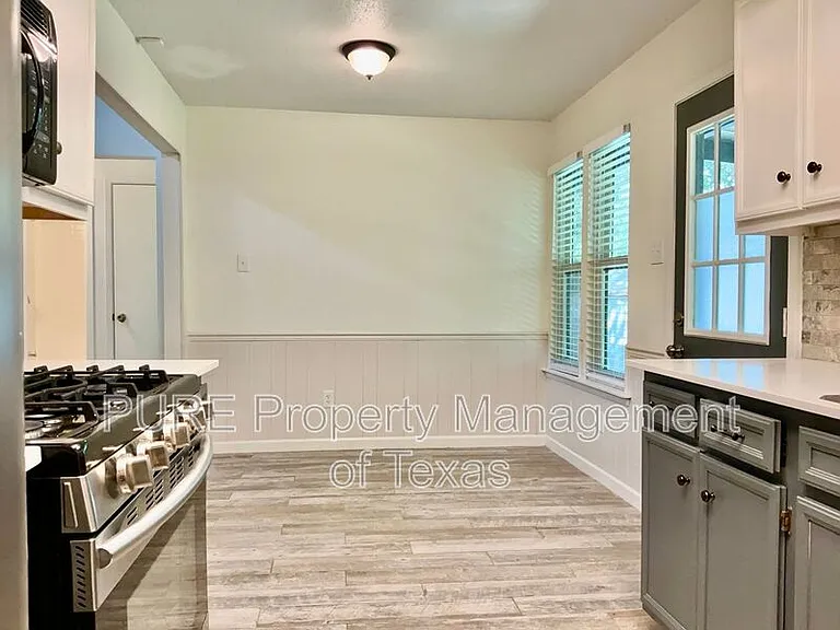 407 Meadowcreek Cir — Photo 7