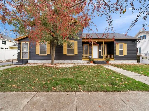 28 S Fremont St NE, Rockford, MI 49341