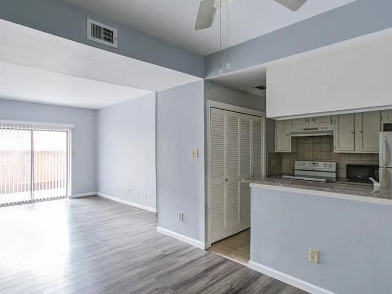 11711 Memorial Dr #381 — Photo 11