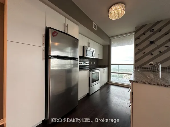 2230 Lake Shore Blvd W, Toronto, ON