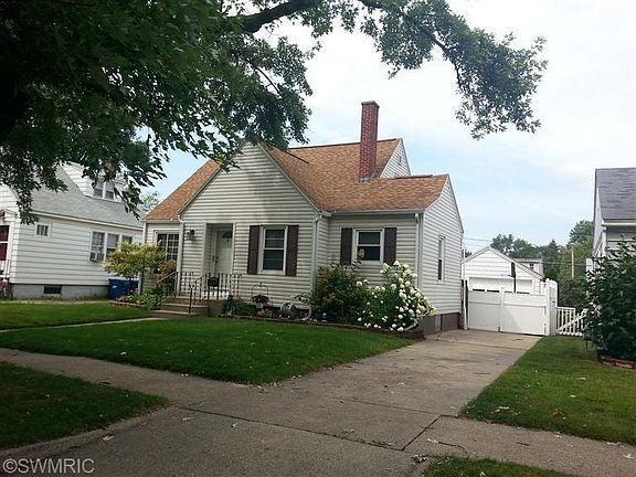 2nd image of 915 Colfax Ave