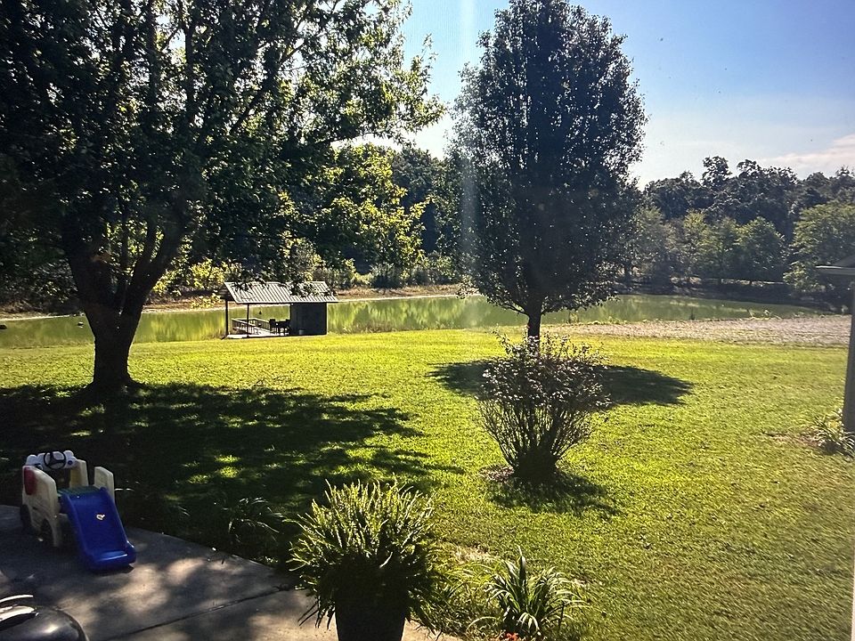 2nd image of 10 Skye Ln
