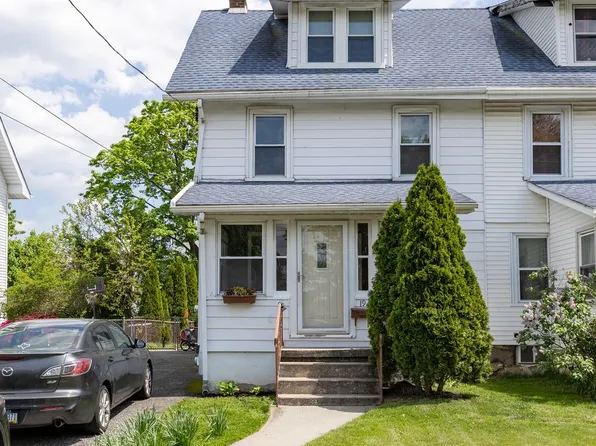 19 W Forrestview Rd, Brookhaven, PA 19015