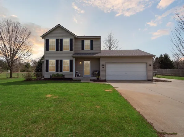 24 Tabby Trail Dr NW, Sparta, MI 49345