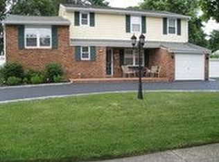 33 Executive Rd, Selden, NY 11784