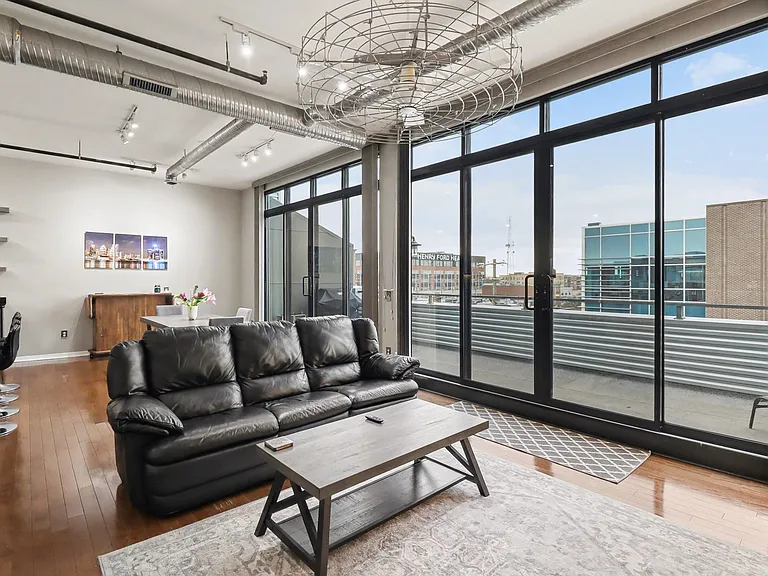 100 N Center St #402 — Photo 2
