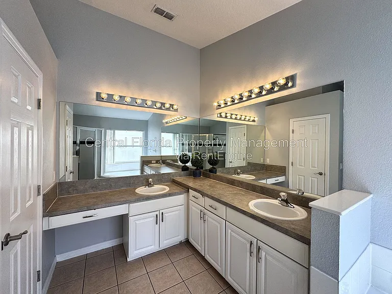 4775 Cumbrian Lakes Dr — Photo 17