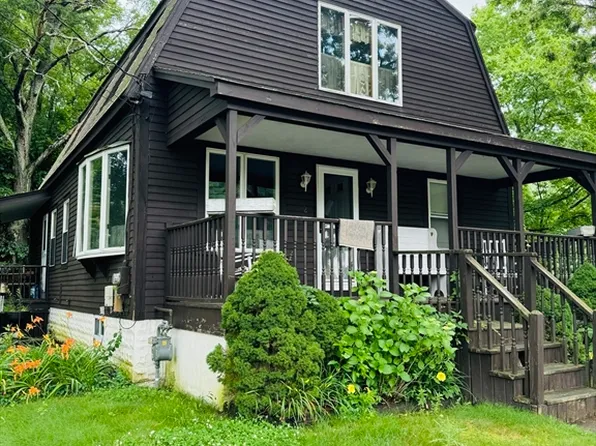 2 Edwards Ave, Taunton, MA 02780