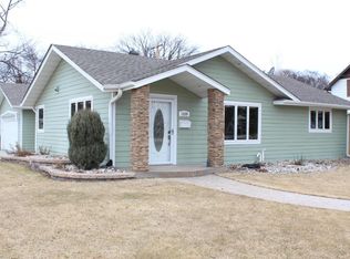 1539 5th St S, Fargo, ND 58103