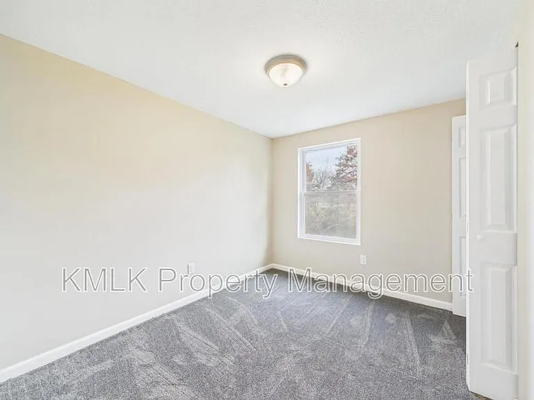 9042 Maple Grove Rd — Photo 24