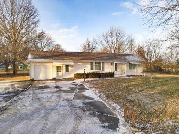 668 E 3rd St, Adrian, MO 64720