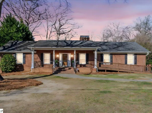 17 Rollingreen Rd, Greenville, SC 29615