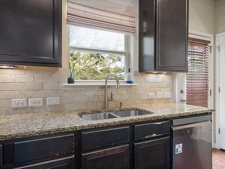 7337 Menchaca Rd #29 — Photo 19