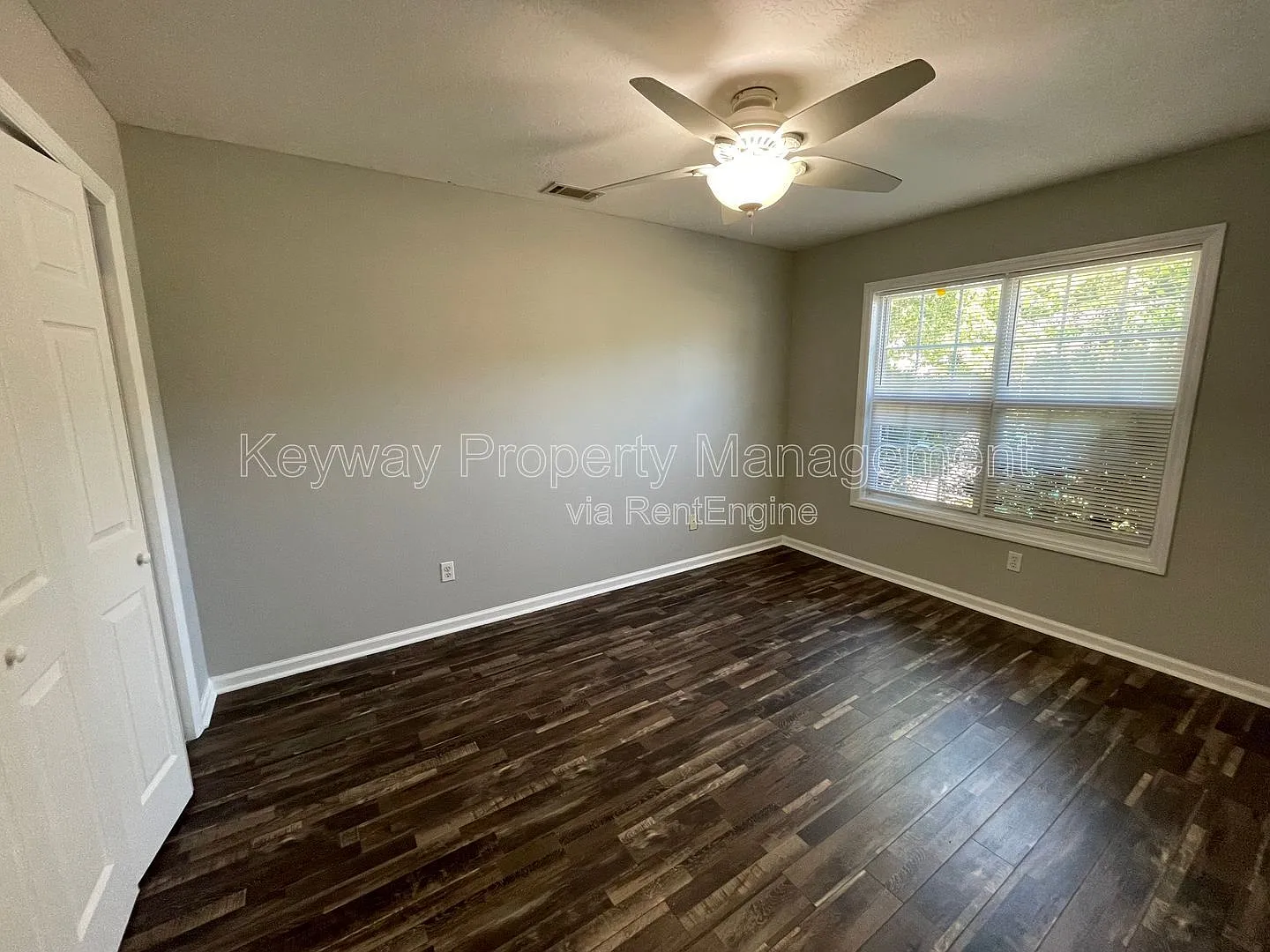 3 bed, 2.0 bath, 1300 sqft, $1,385 — Photo 3