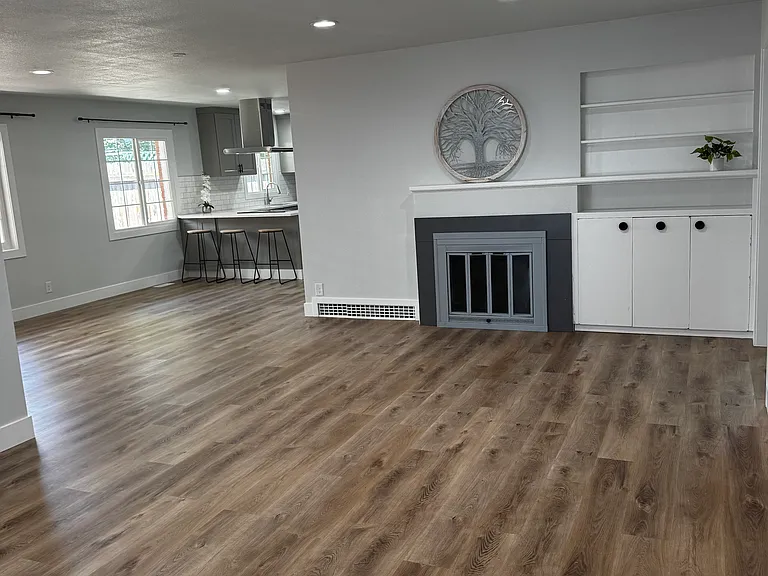 807 W Park St — Photo 5