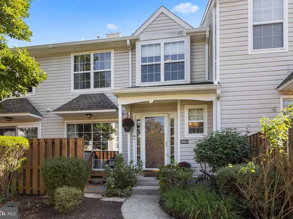 9104 Sheffield Dr, Morrisville, PA 19067