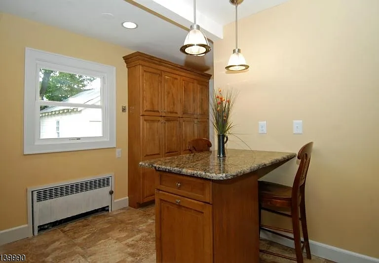 48 Cypress St — Photo 4