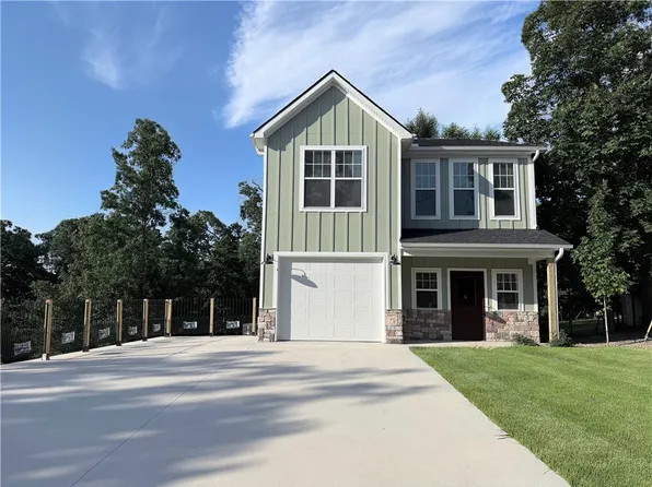 4 McHugh Ln, Bella Vista, AR 72715