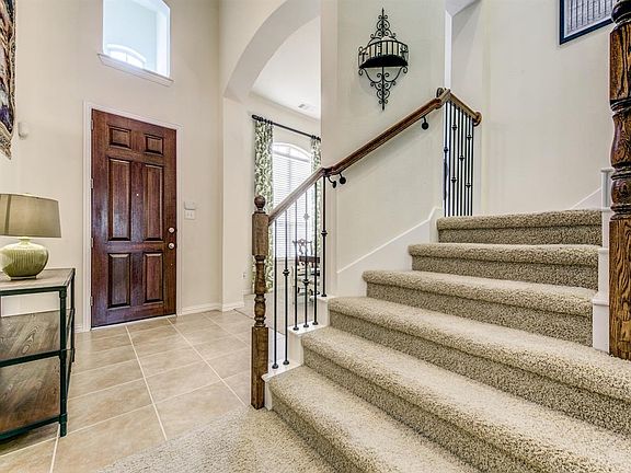 4th image of 1109 Cadbury Ln