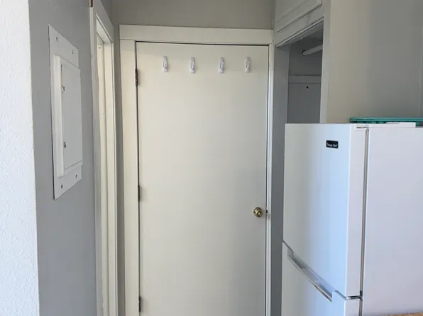 411 N 1st St APT B, Lakeview, OR 97630