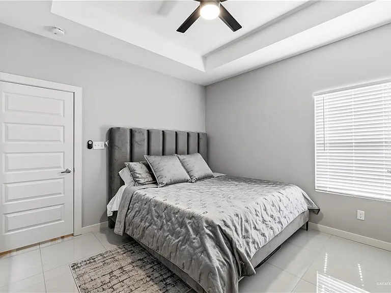 921 Casa Blanca — Photo 9