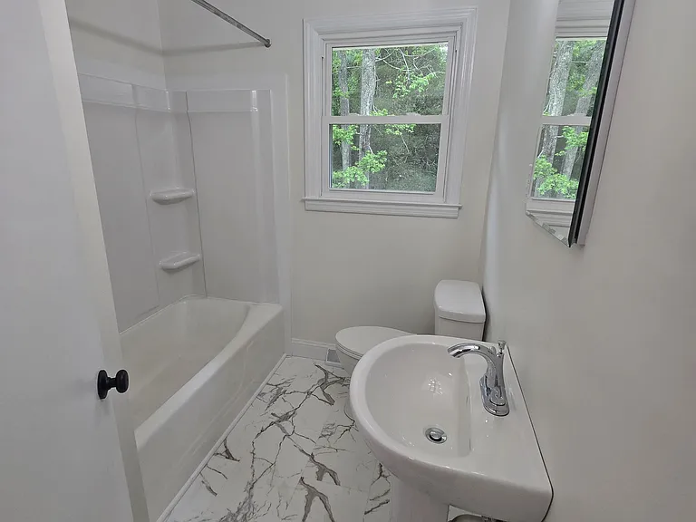605 Cherokee St — Photo 10
