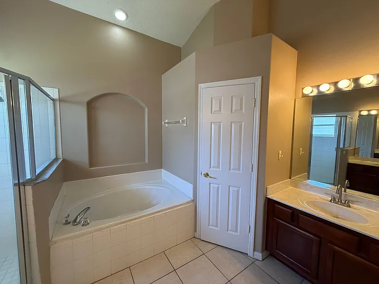 2735 Cedaridge Cir — Photo 7