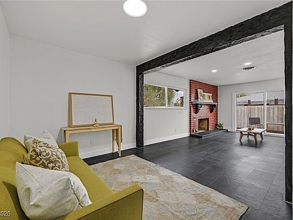 4th image of 4516 E Flamingo Rd