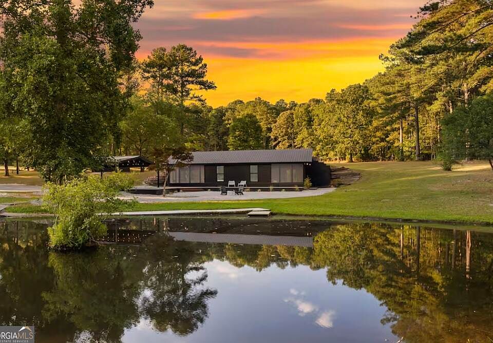 1st image of 160 Creekwood Ln